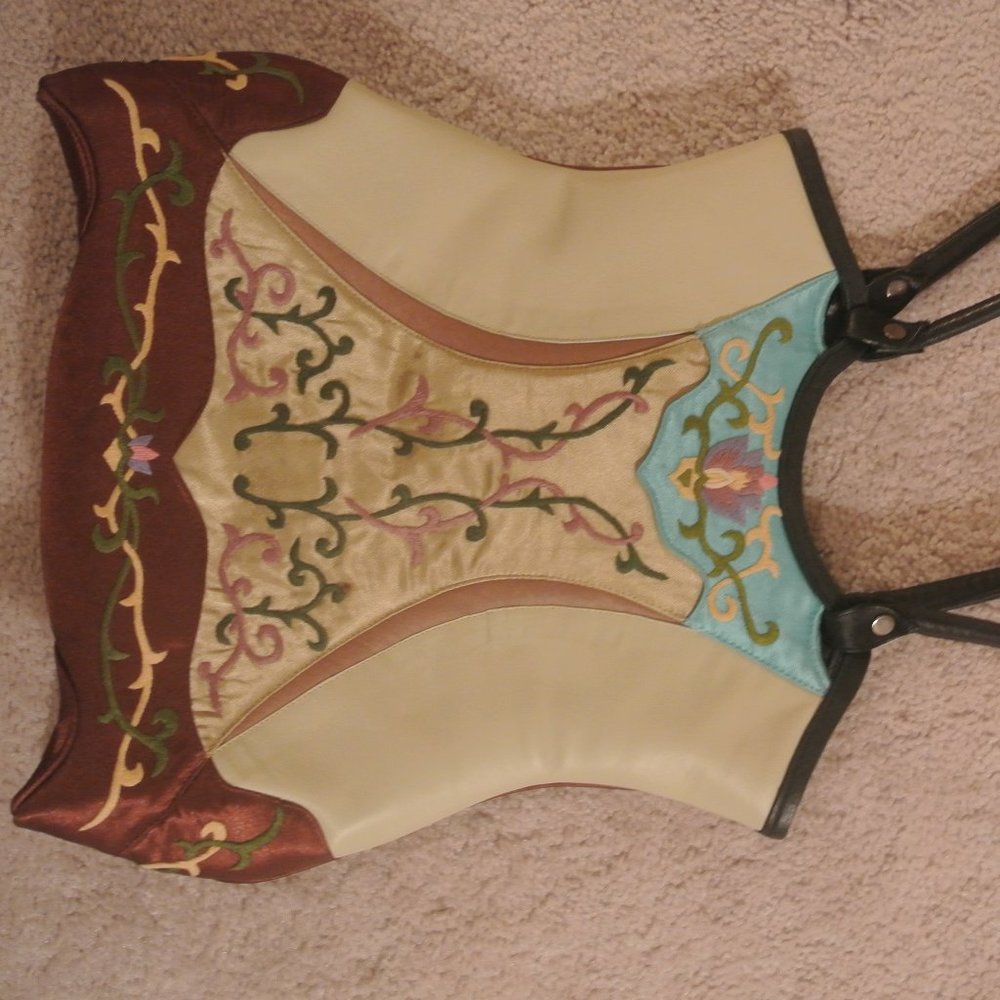 Womens Embroidered Purse - OOVOO Design